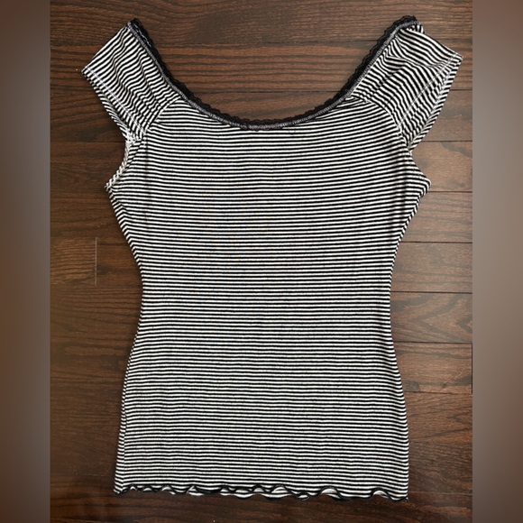 Vintage GUESS Lace Trim Striped Top - Picture 6 of 7